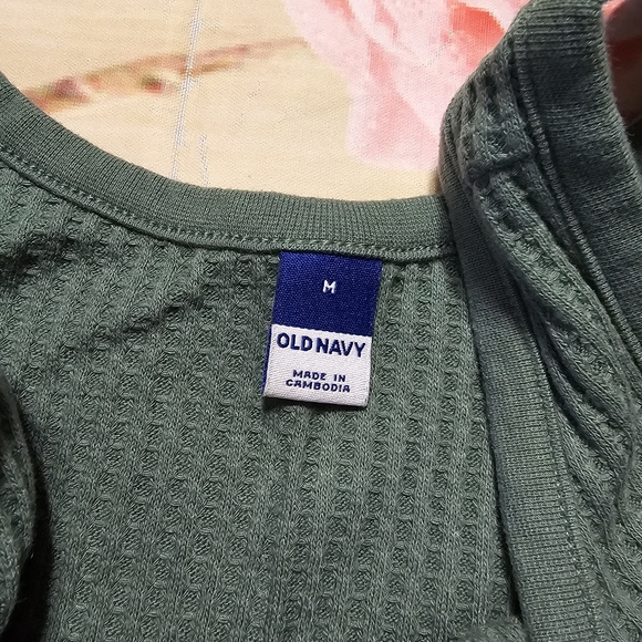 Old Navy olive green pajama top - Picture 5 of 8